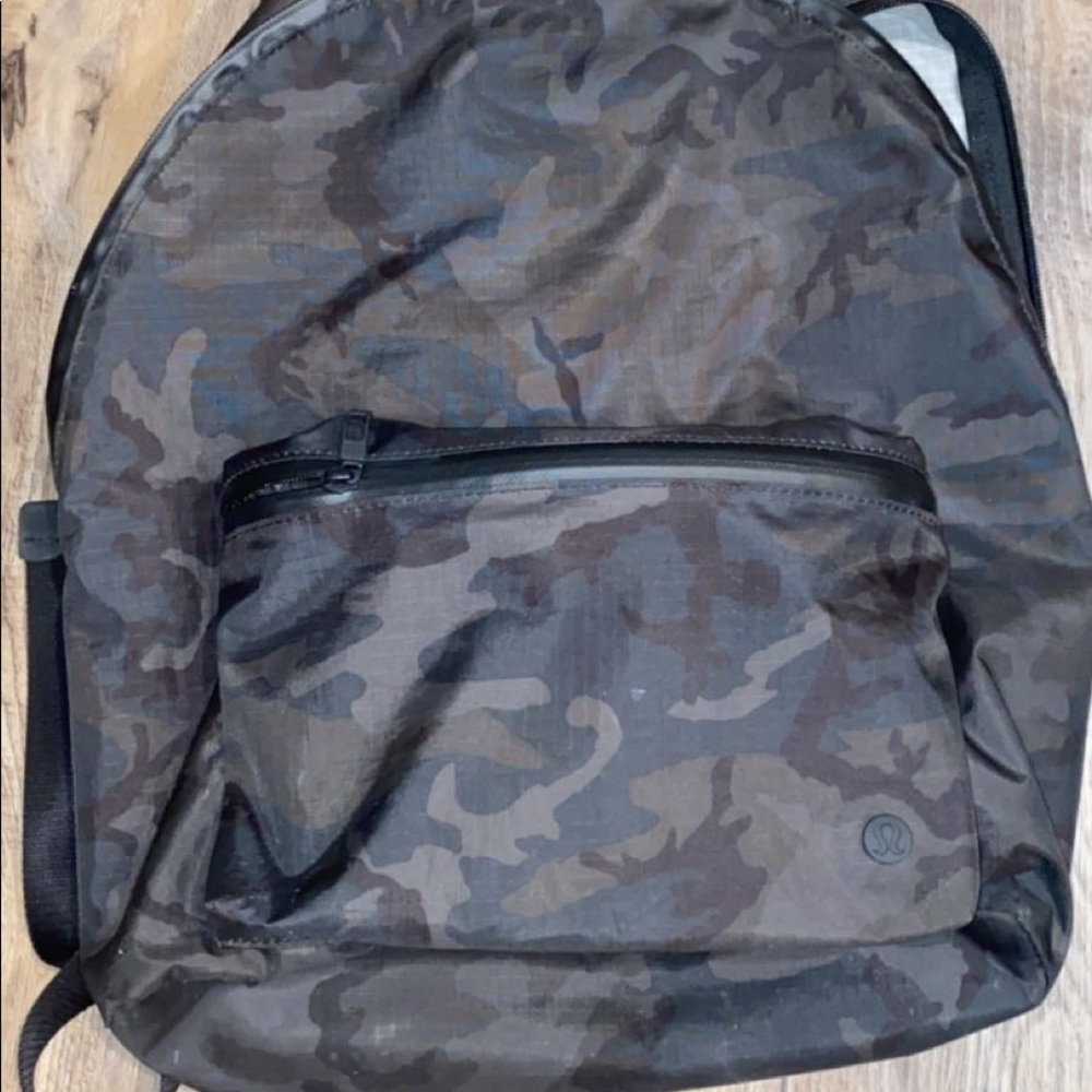 Lululemon CAMO Back pack